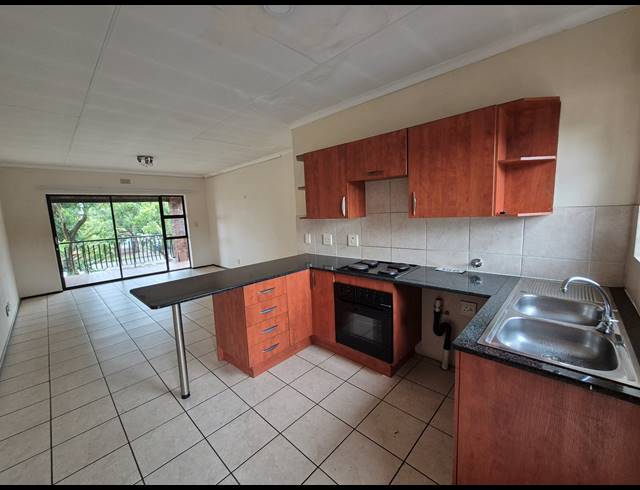 2 BEDROOM TOWNHOUSE RENTED IN SONNEVELD